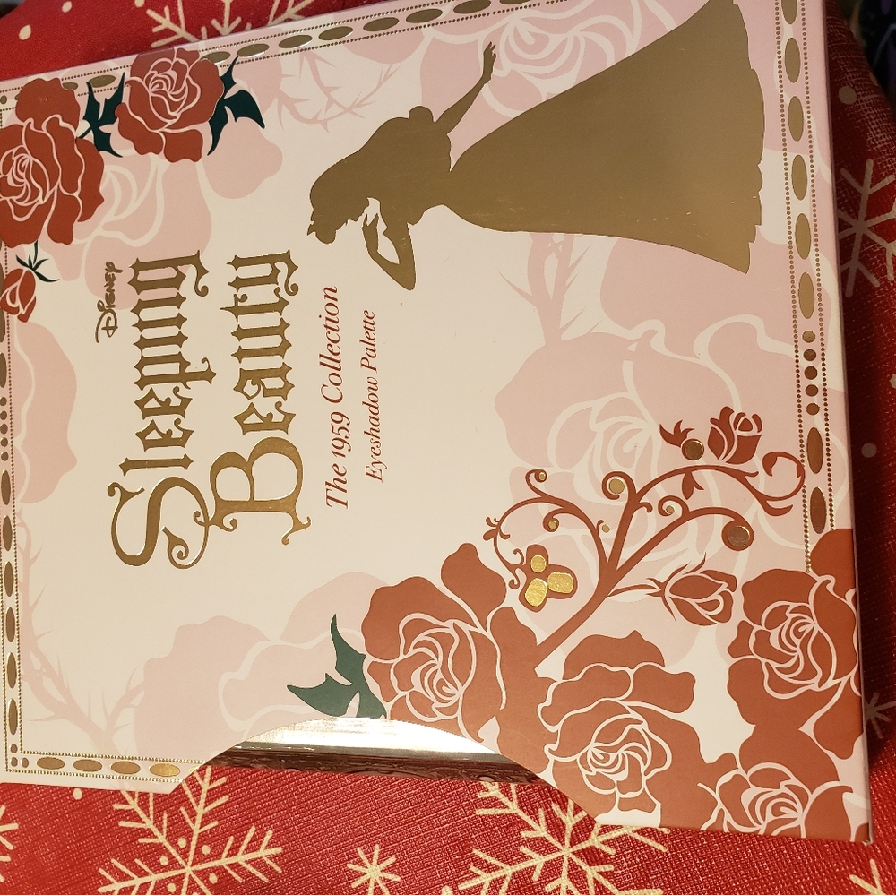 Besame Disney sleeping Beauty eye shadow pallete